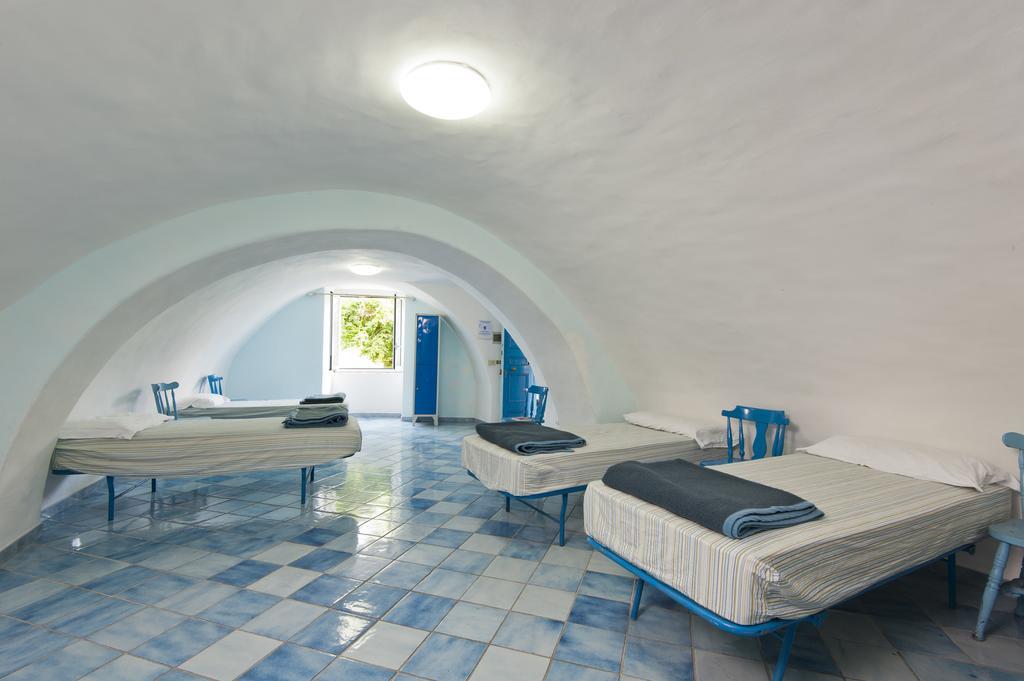 Ring Hostel Forio  Номер фото