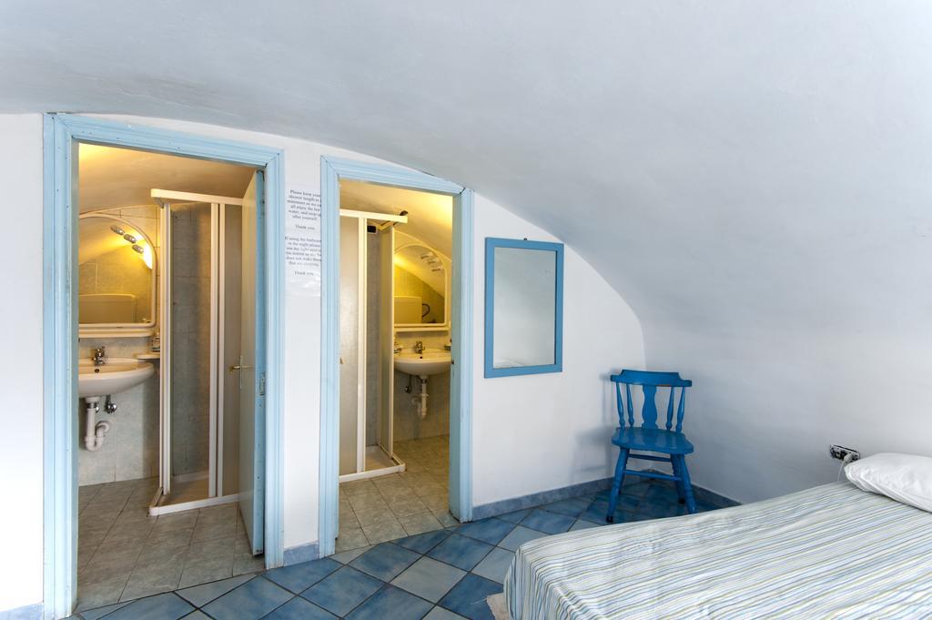 Ring Hostel Forio  Номер фото