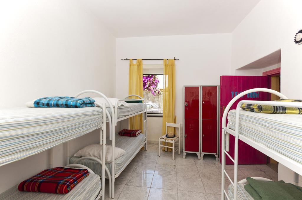 Ring Hostel Forio  Номер фото