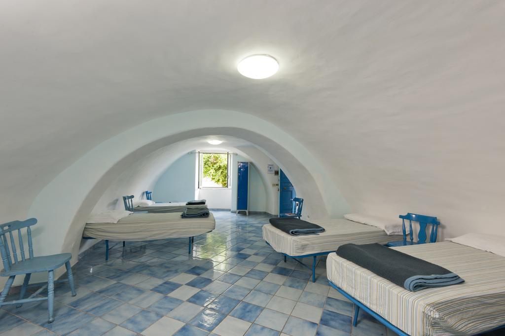 Ring Hostel Forio  Номер фото