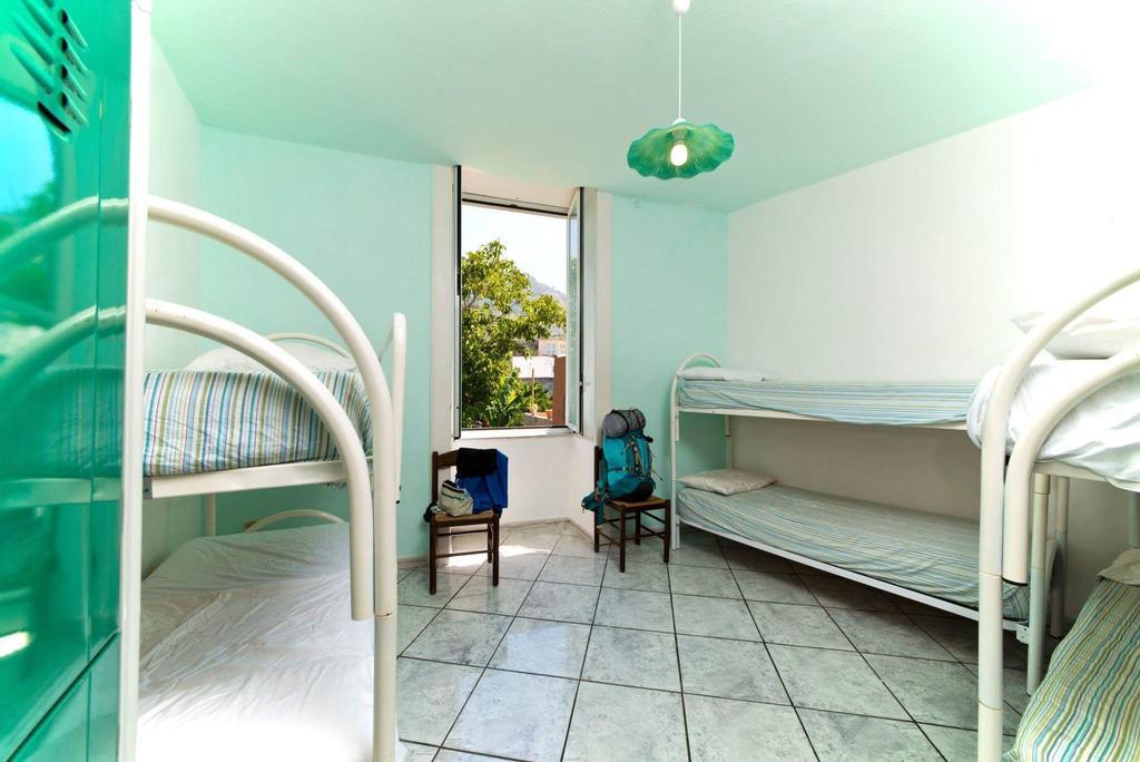 Ring Hostel Forio  Екстер'єр фото