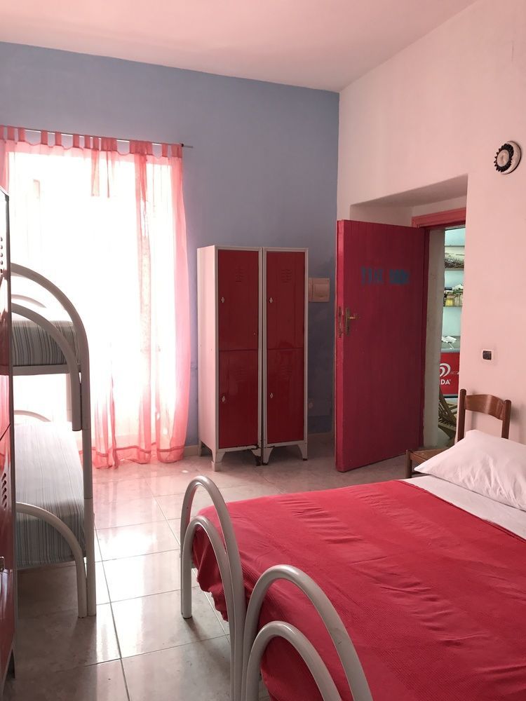 Ring Hostel Forio  Екстер'єр фото